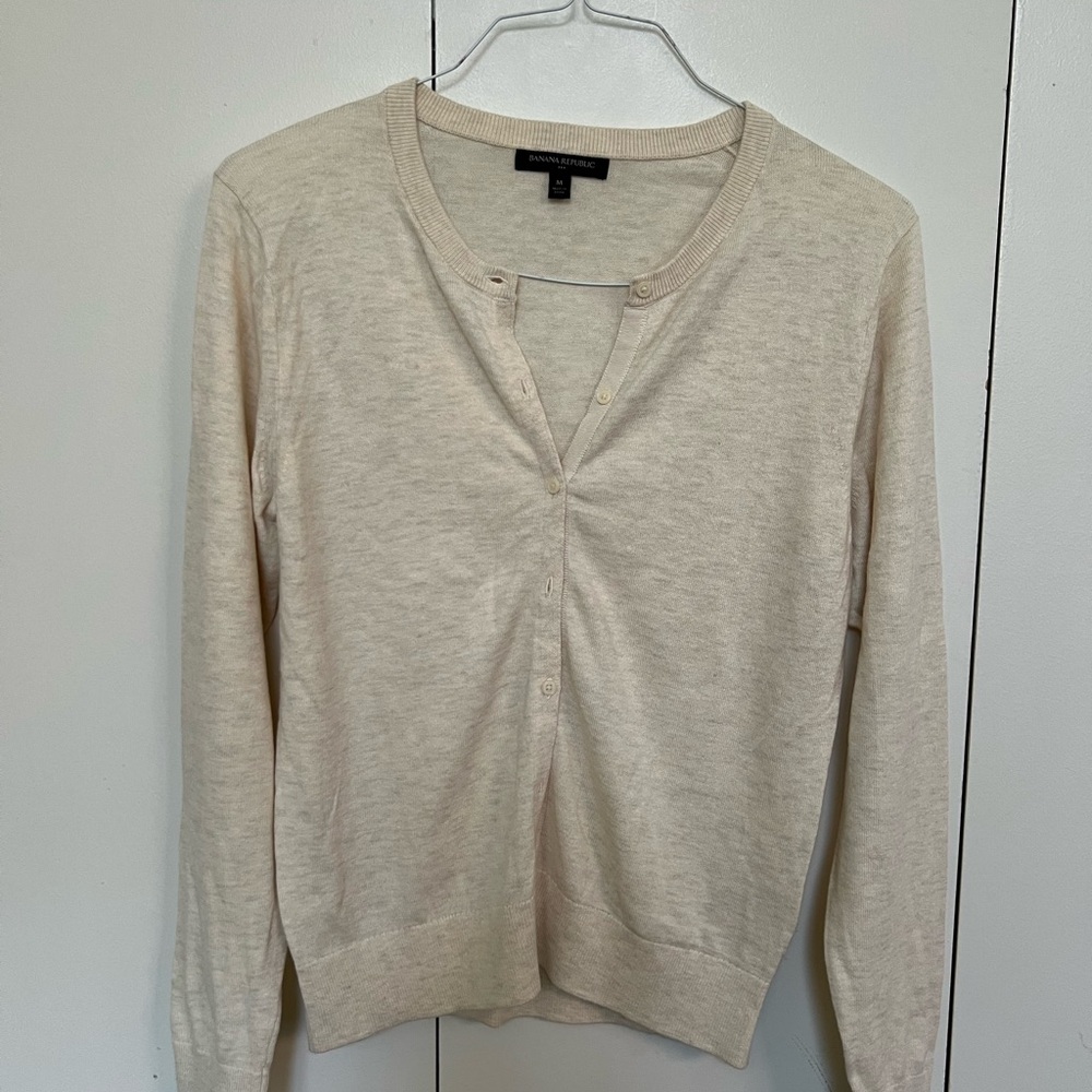 SOFT BANANA REPUBLIC CARDIGAN EXCELLENT CONDITION